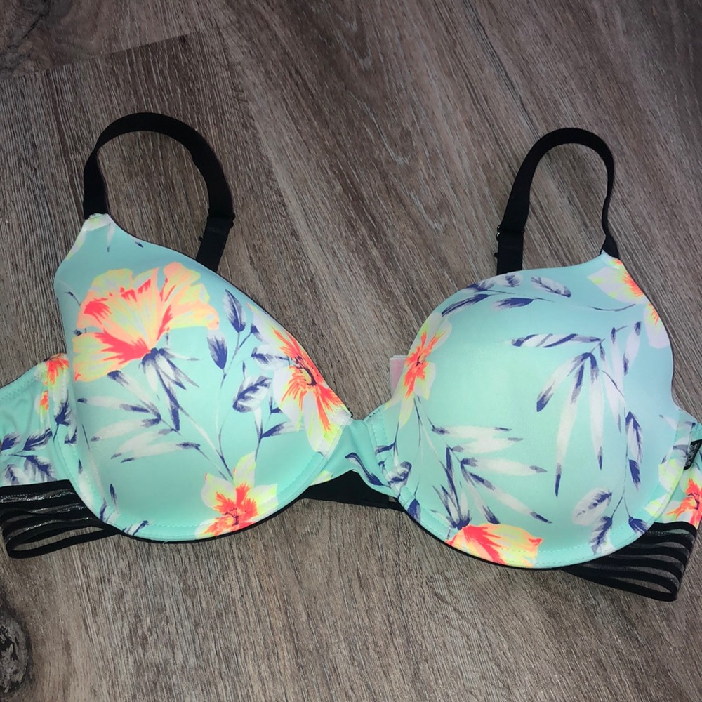 VS Pink Bra